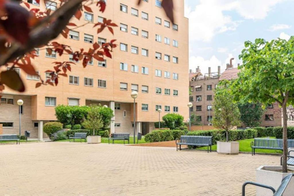 Impresionante Apartamento De 4 Dormitorios 3 Banos Y 2 Plazas De Garaje Madrid Dış mekan fotoğraf