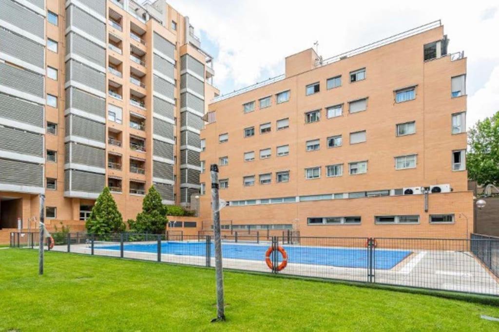 Impresionante Apartamento De 4 Dormitorios 3 Banos Y 2 Plazas De Garaje Madrid Dış mekan fotoğraf