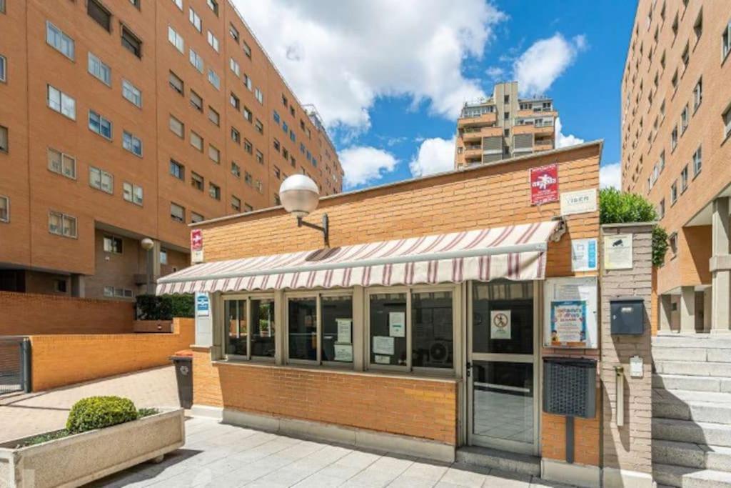 Impresionante Apartamento De 4 Dormitorios 3 Banos Y 2 Plazas De Garaje Madrid Dış mekan fotoğraf