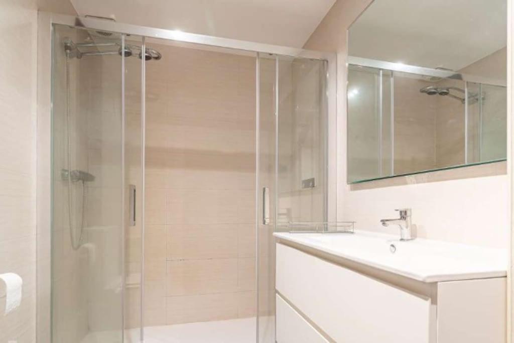 Impresionante Apartamento De 4 Dormitorios 3 Banos Y 2 Plazas De Garaje Madrid Dış mekan fotoğraf