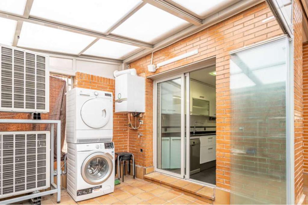 Impresionante Apartamento De 4 Dormitorios 3 Banos Y 2 Plazas De Garaje Madrid Dış mekan fotoğraf