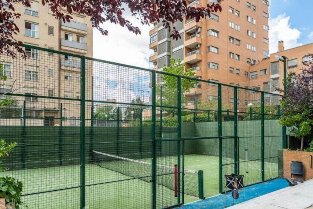 Impresionante Apartamento De 4 Dormitorios 3 Banos Y 2 Plazas De Garaje Madrid Dış mekan fotoğraf